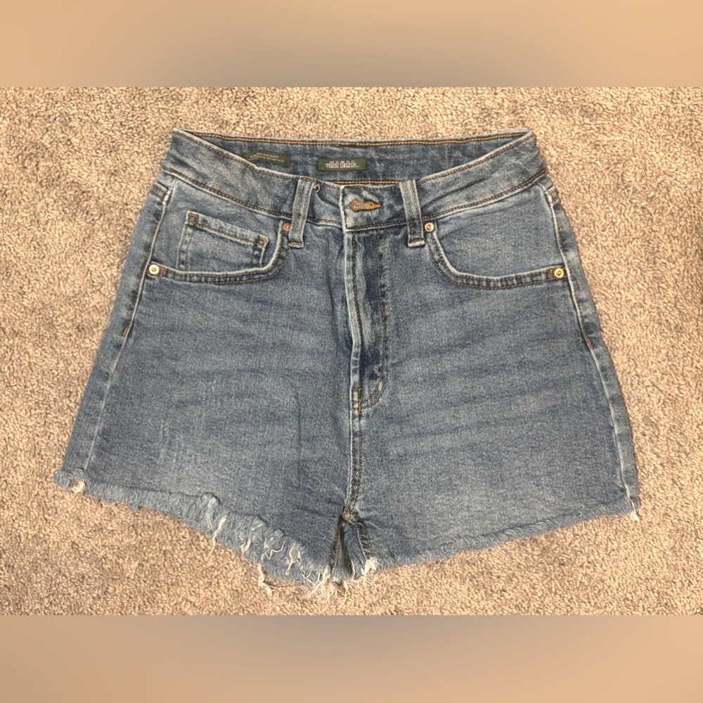 WILD FABLE mom jean shorts